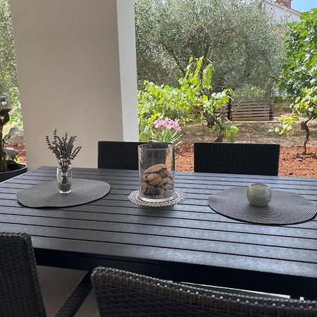 Apartmani Stellar Malinska Bagian luar foto