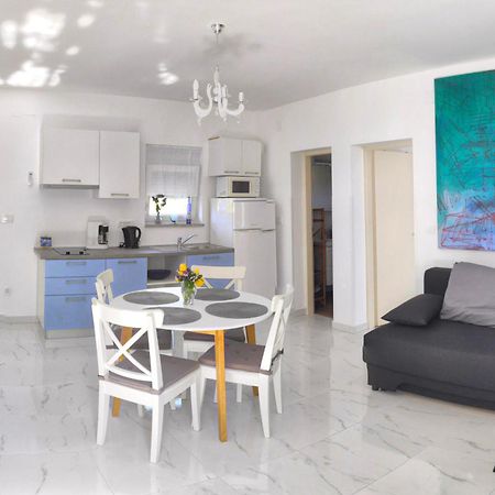 Apartmani Stellar Malinska Bagian luar foto