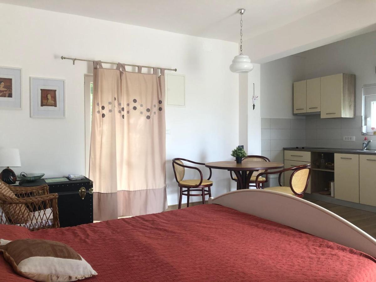 Apartmani Stellar Malinska Bagian luar foto