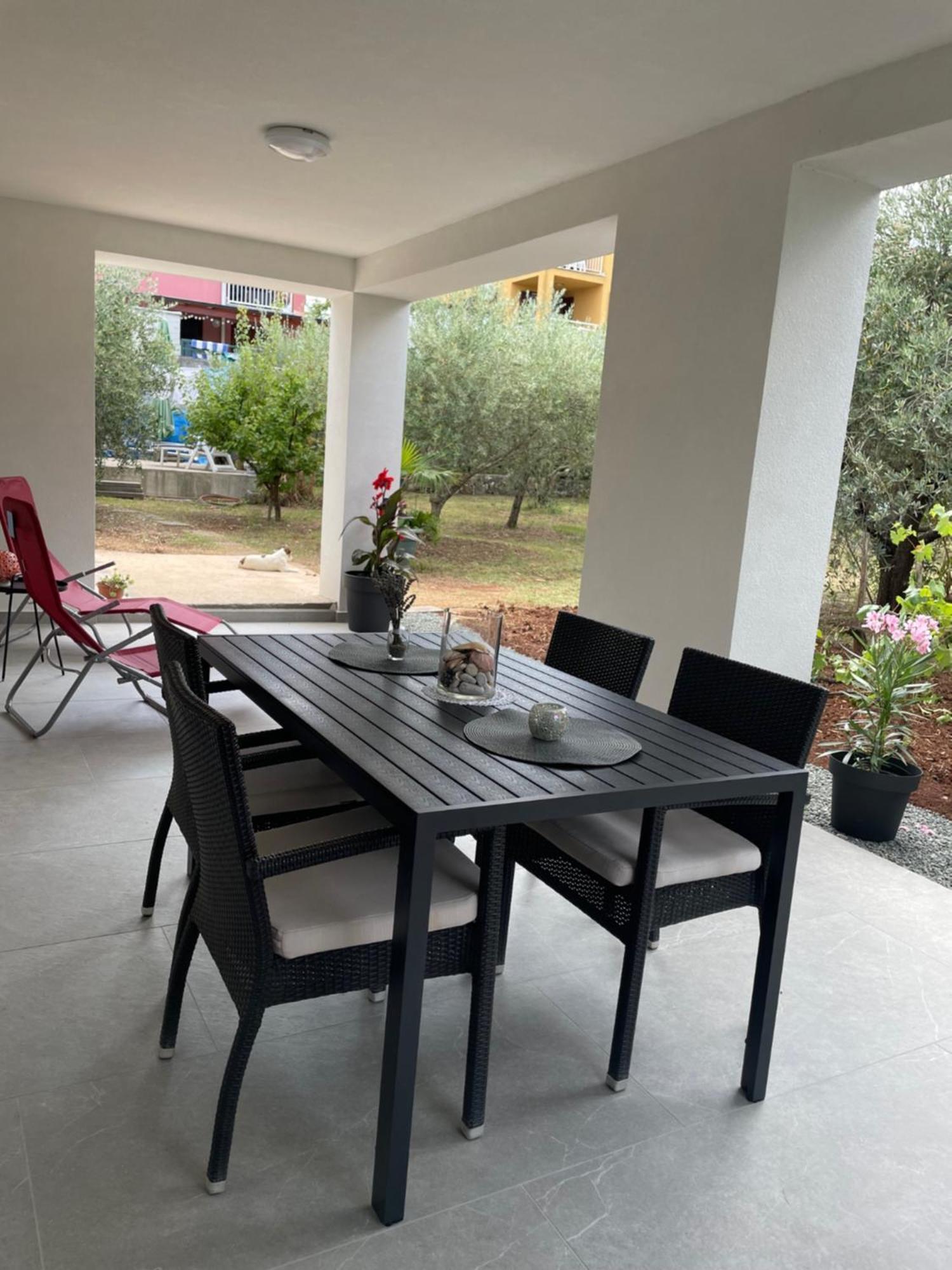 Apartmani Stellar Malinska Bagian luar foto